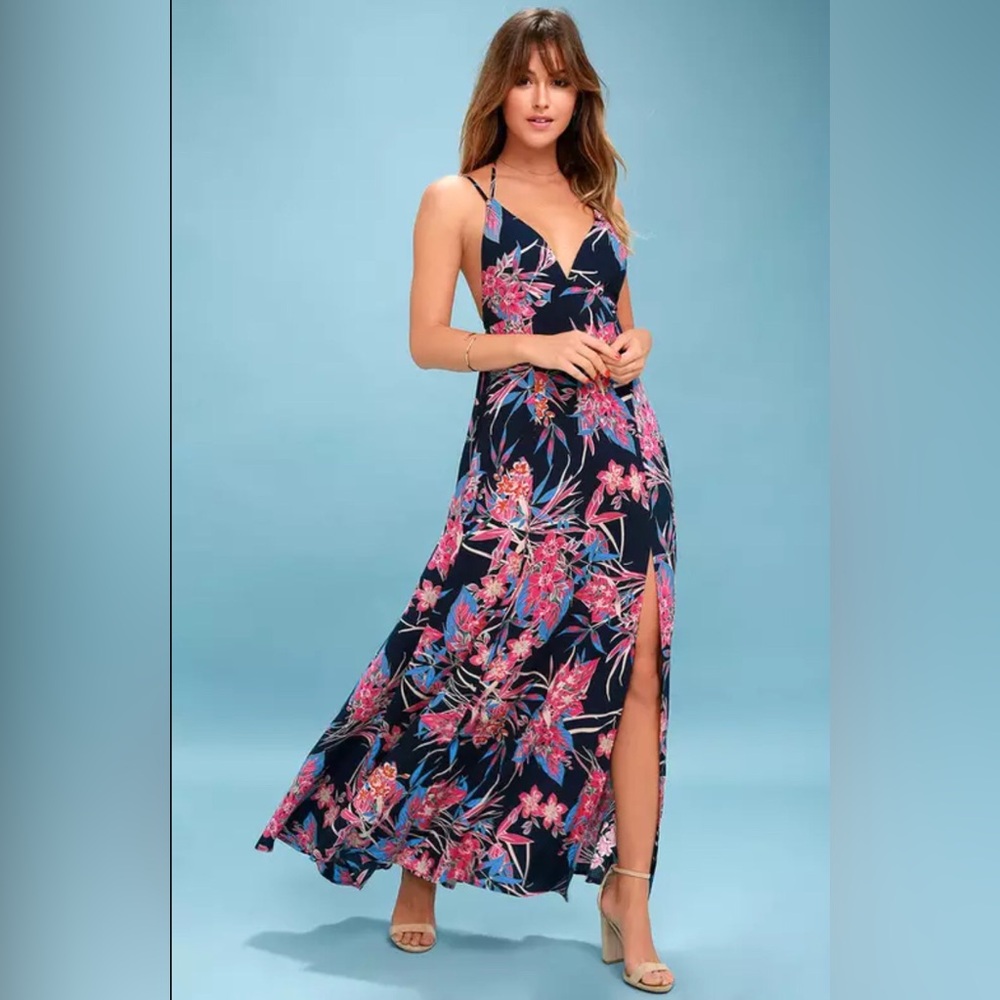 Lulu‘s floral A line maxi dress